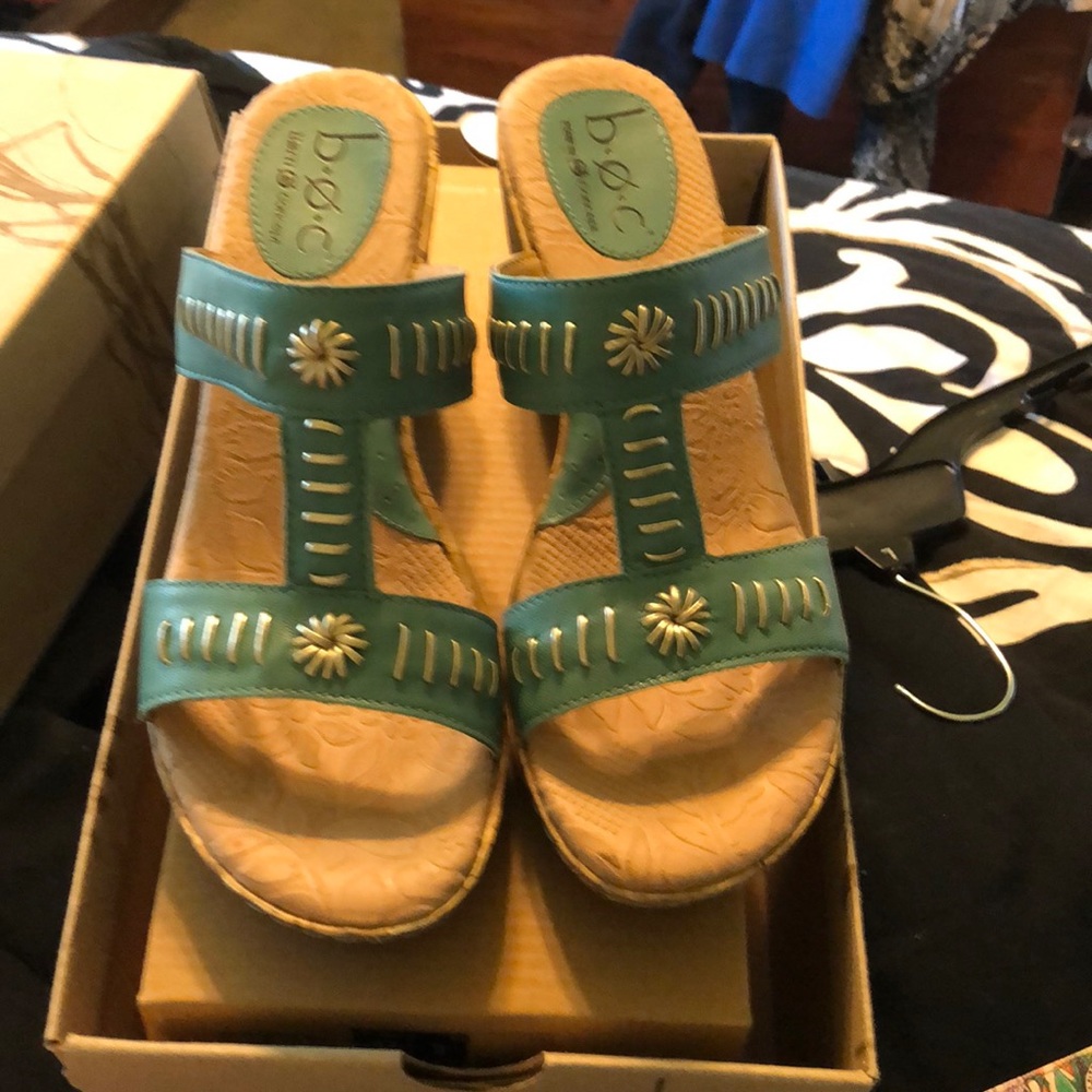 B.O.C sandals